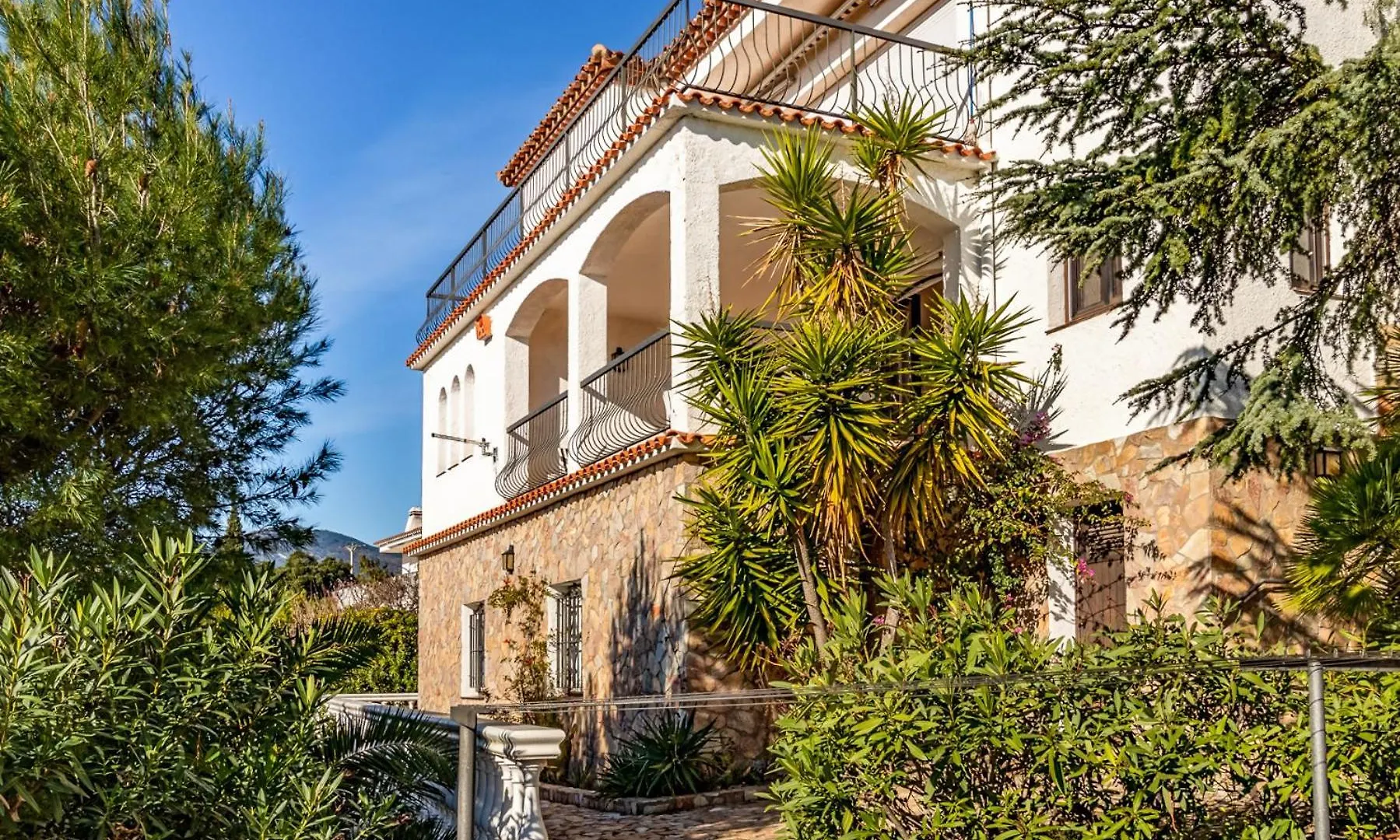 Grifeu 10 Apartamento Con Terraza Girona 0*,  Spain